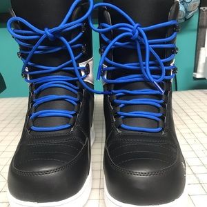 NWT Chamonix Haute Mens Blk/Wht Snowboarding Boots